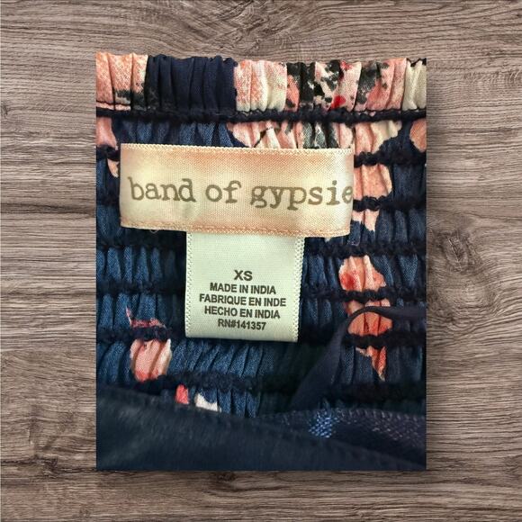 Band of gypsies Adj Straps Navy Pink Floral Smocked Back Bodice Romper.  XS - Picture 3 of 8